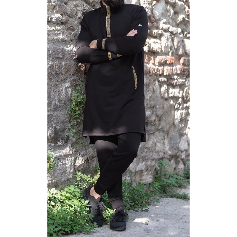 Qamis Court - Noir et Broderie Doré - Qaba'il : Eminence Qamis Court - Noir et Broderie Doré - Qaba'il : Eminence