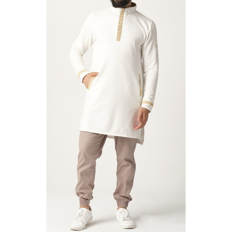 Qamis Court - Blanc Cassé et Broderie Doré - Qaba'il : Eminence Qamis Court - Blanc Cassé et Broderie Doré - Qaba'il : Eminence