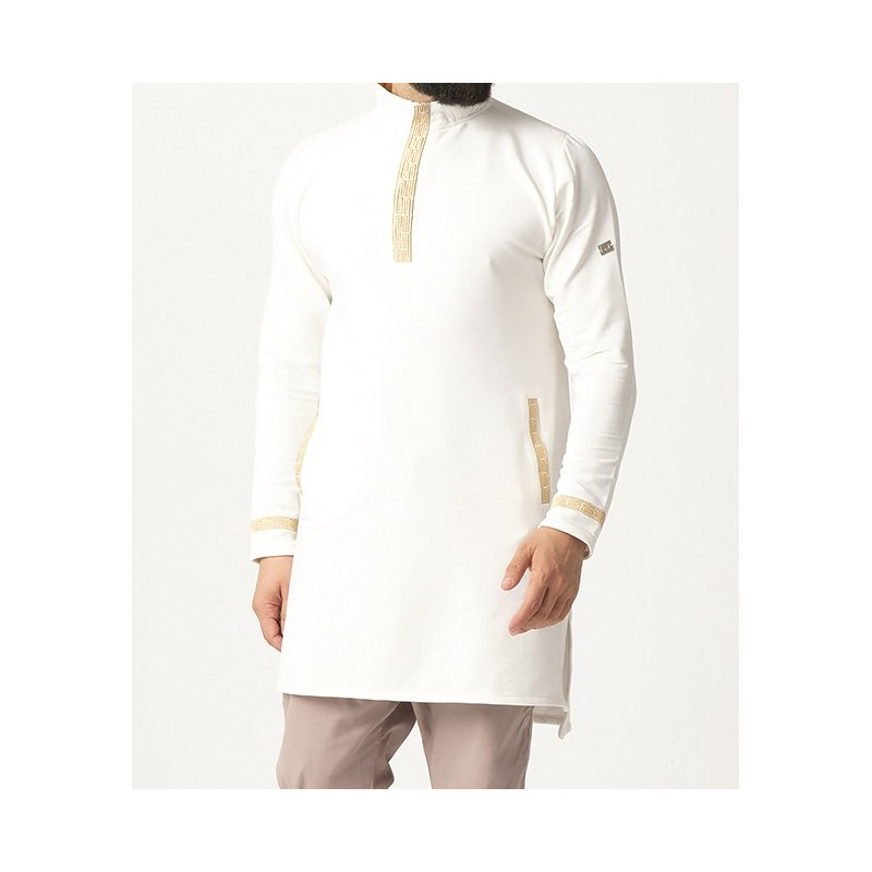 Qamis Court - Blanc Cassé et Broderie Doré - Qaba'il : Eminence Qamis Court - Blanc Cassé et Broderie Doré - Qaba'il : Eminence
