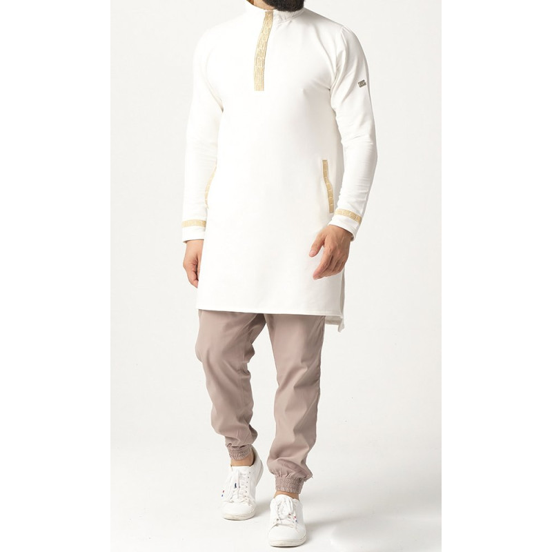 Qamis Court - Blanc Cassé et Broderie Doré - Qaba'il : Eminence Qamis Court - Blanc Cassé et Broderie Doré - Qaba'il : Eminence