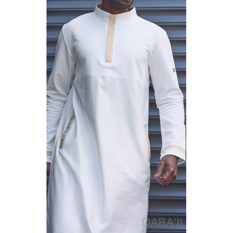 Qamis Long - Blanc Cassé et Broderie Doré - Qaba'il : Eminence