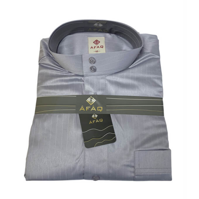 Qamis Saoudien à Col - Tissu Glacé Gris Clair - Style Haramain ou Daffah -Afaq Qamis Saoudien à Col - Tissu Glacé Gris Clair - Style Haramain ou Daffah -Afaq
