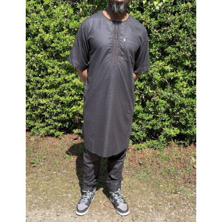 Qamis Pakistanais sans Col, Manche Courte - Tissu Coton Noir - Qamis Court + Pantalon - Afaq Qamis Pakistanais sans Col, Manche Courte - Tissu Coton Noir - Qamis Court + Pantalon - Afaq