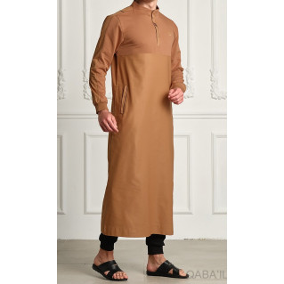 Qamis Long - Camel et Broderie Choco - Qaba'il : Subtil