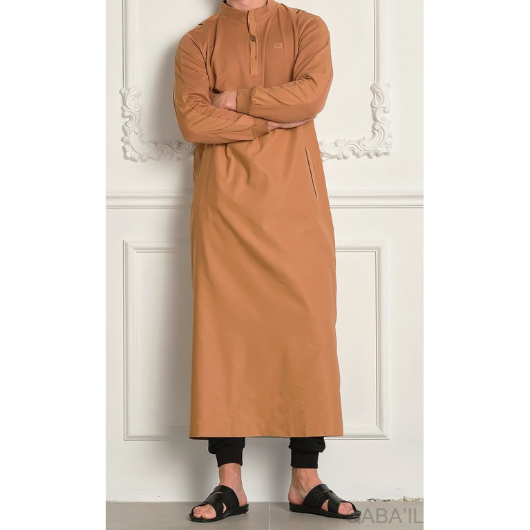 Qamis Long - Camel et Broderie Choco - Qaba'il : Subtil