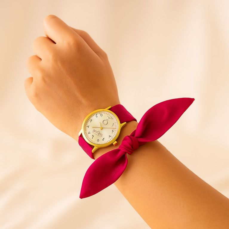 Bracelet montre pour femme avec ruban - 5 couleurs de bracelet. Bracelet montre pour femme avec ruban - 5 couleurs de bracelet.